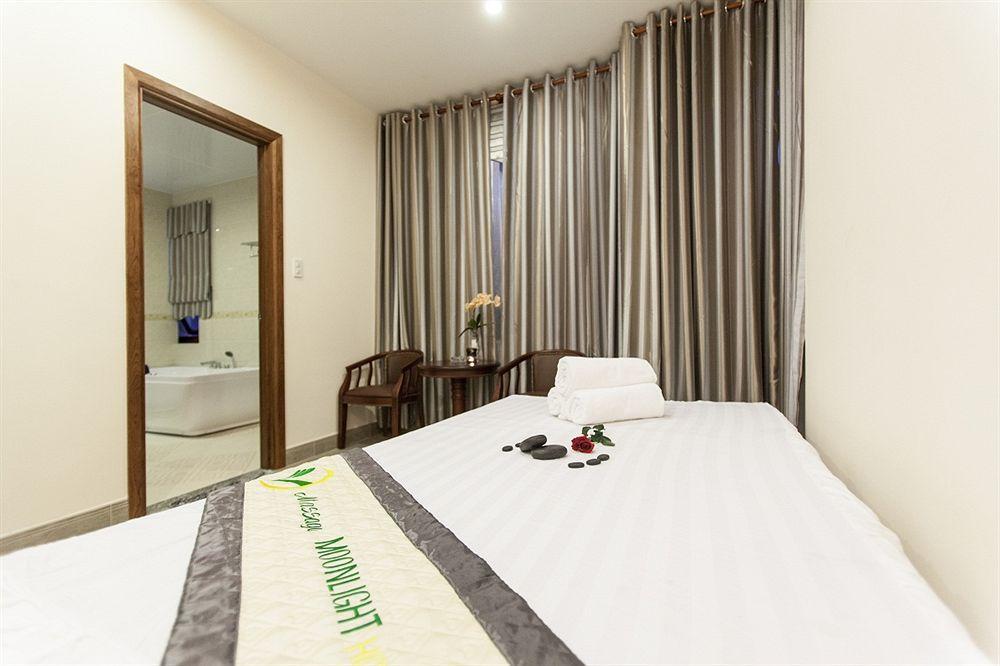 Moonlight Hotel Suites & Spa - Romantic River View & City View, High Floor, Great Location, Near Dragon Bridge Đà Nẵng Extérieur photo