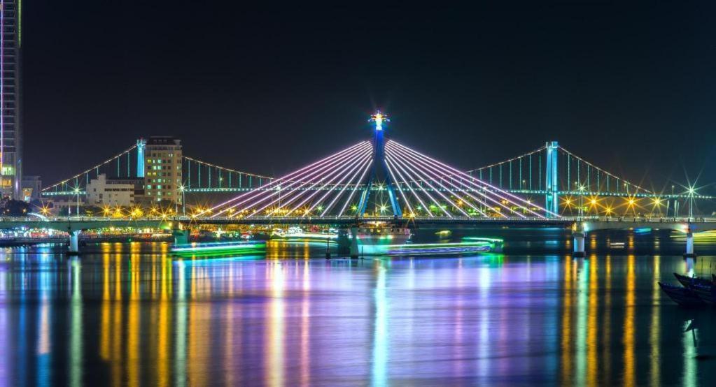 Moonlight Hotel Suites & Spa - Romantic River View & City View, High Floor, Great Location, Near Dragon Bridge Đà Nẵng Extérieur photo