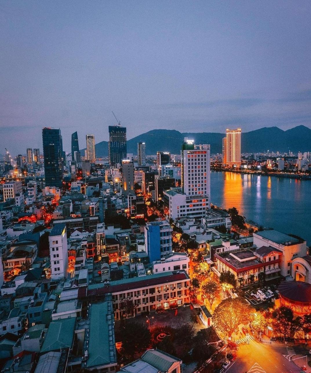Moonlight Hotel Suites & Spa - Romantic River View & City View, High Floor, Great Location, Near Dragon Bridge Đà Nẵng Extérieur photo