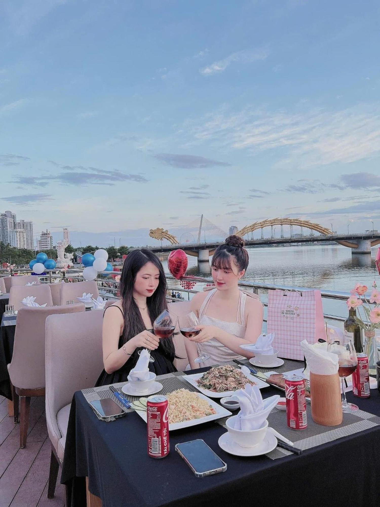 Moonlight Hotel Suites & Spa - Romantic River View & City View, High Floor, Great Location, Near Dragon Bridge Đà Nẵng Extérieur photo