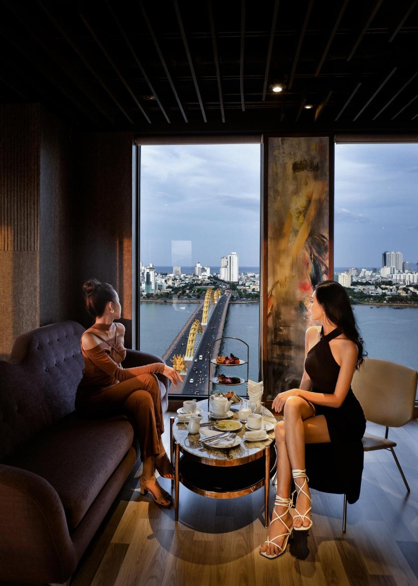 Moonlight Hotel Suites & Spa - Romantic River View & City View, High Floor, Great Location, Near Dragon Bridge Đà Nẵng Extérieur photo