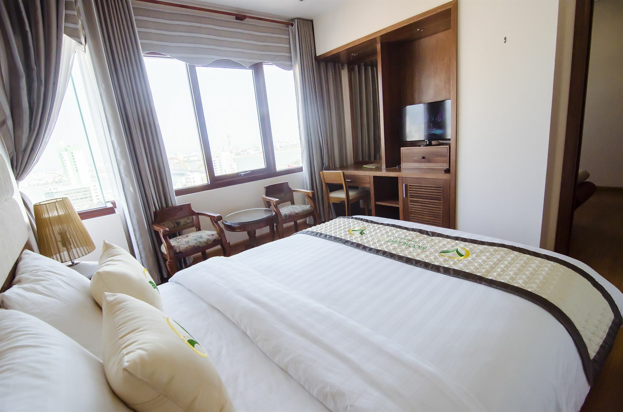 Moonlight Hotel Suites & Spa - Romantic River View & City View, High Floor, Great Location, Near Dragon Bridge Đà Nẵng Extérieur photo