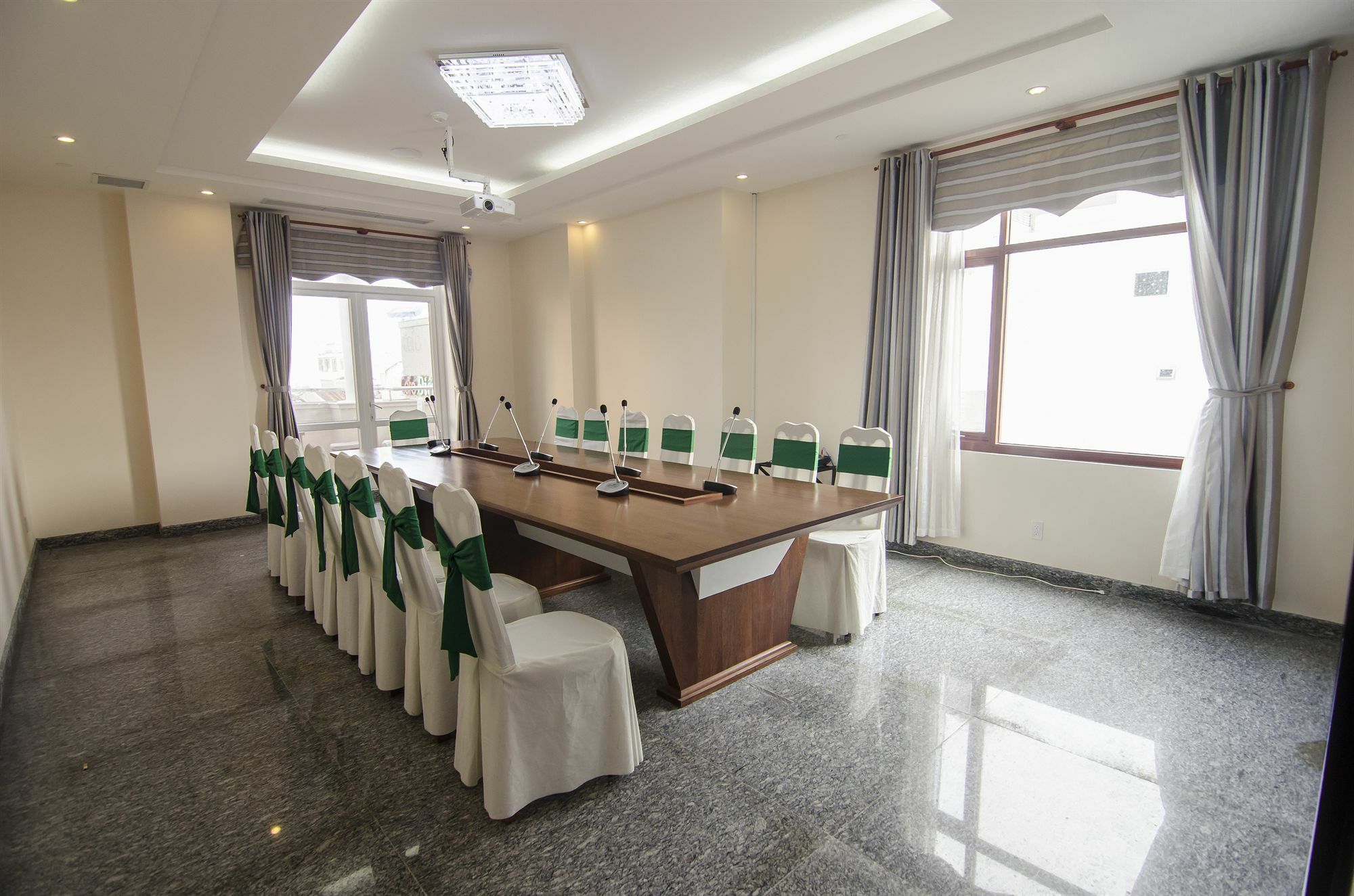 Moonlight Hotel Suites & Spa - Romantic River View & City View, High Floor, Great Location, Near Dragon Bridge Đà Nẵng Extérieur photo
