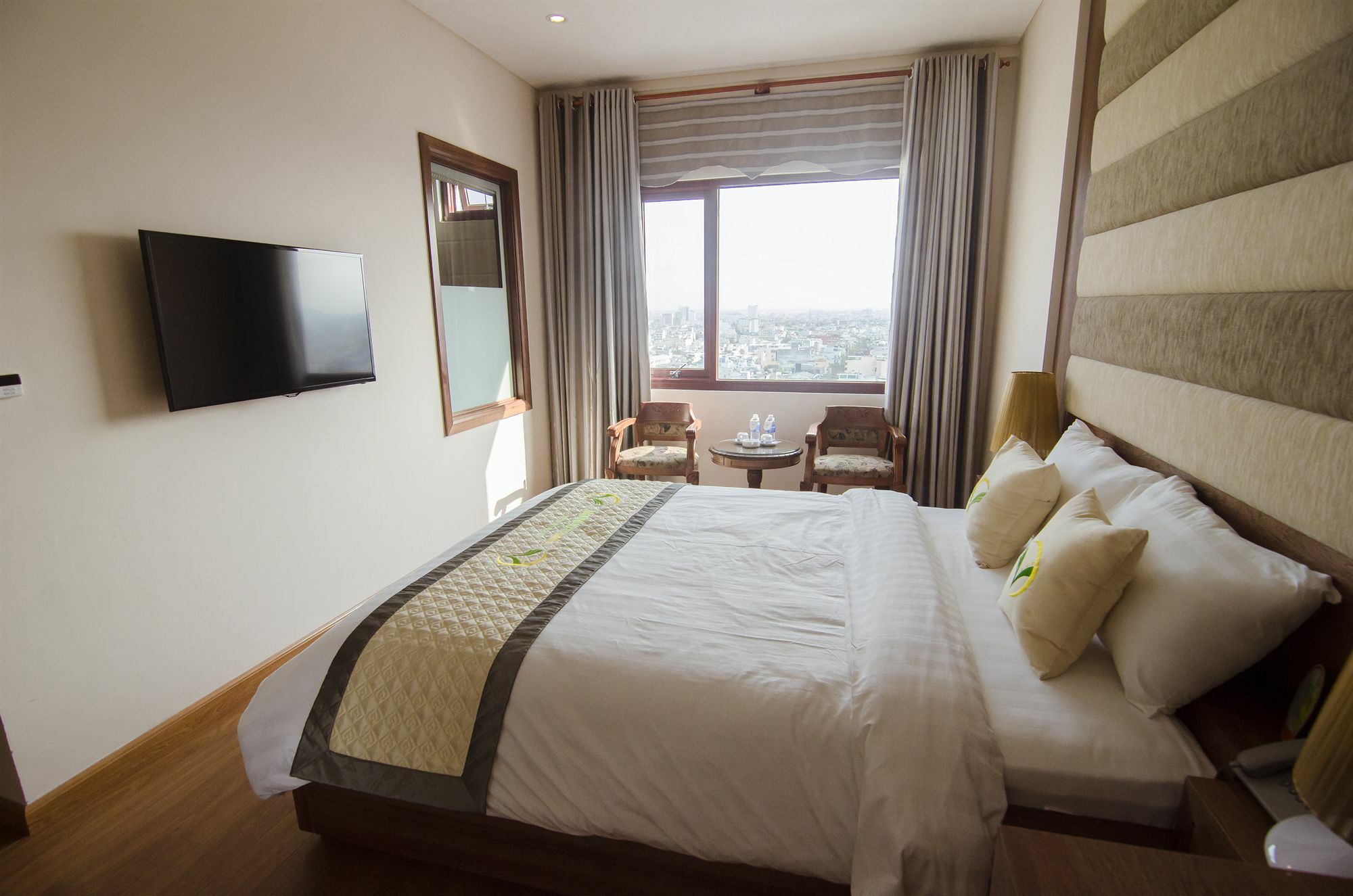 Moonlight Hotel Suites & Spa - Romantic River View & City View, High Floor, Great Location, Near Dragon Bridge Đà Nẵng Extérieur photo